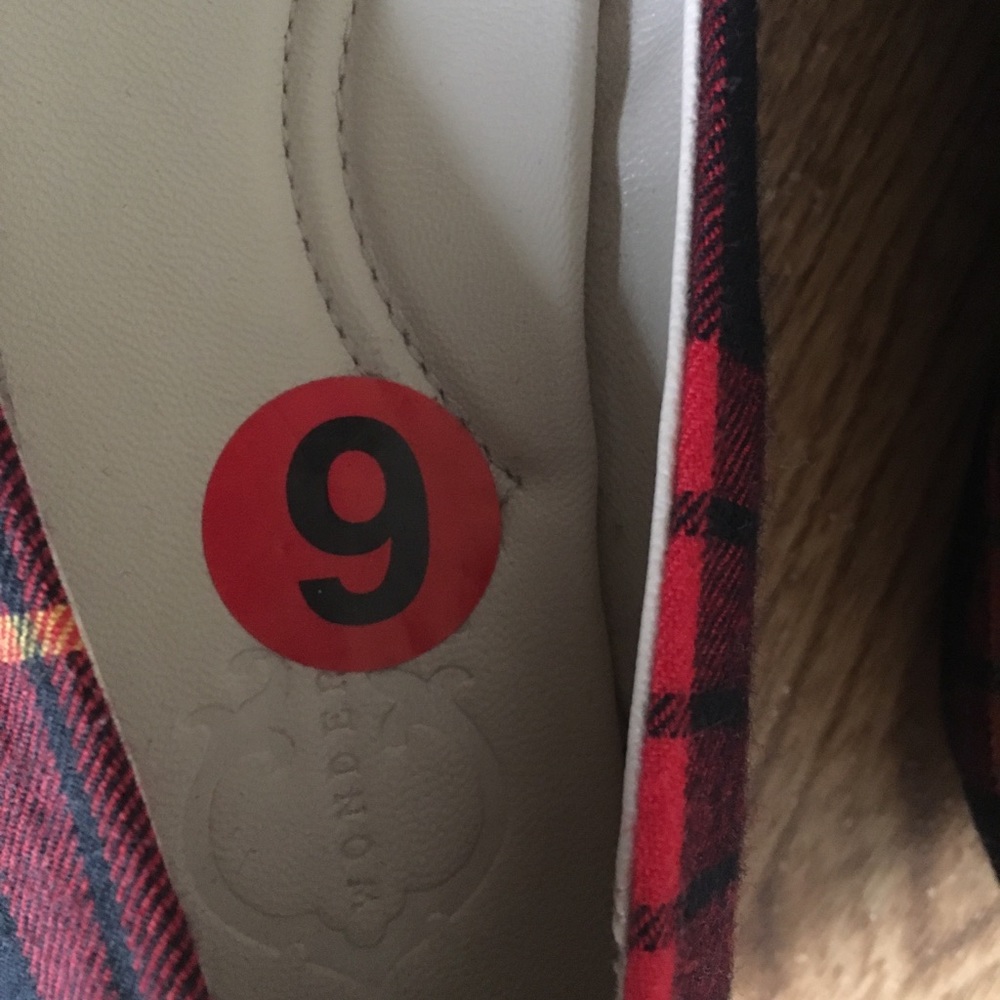 Flat shoes Size 6 Brand New without tags Sturdy